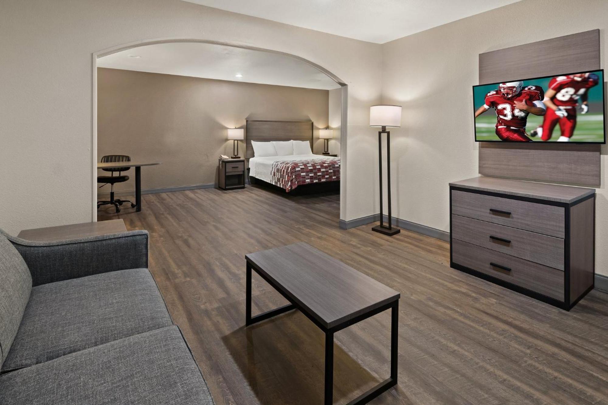 Red Roof Inn & Suites Irving - Dfw Airport South Eksteriør bilde