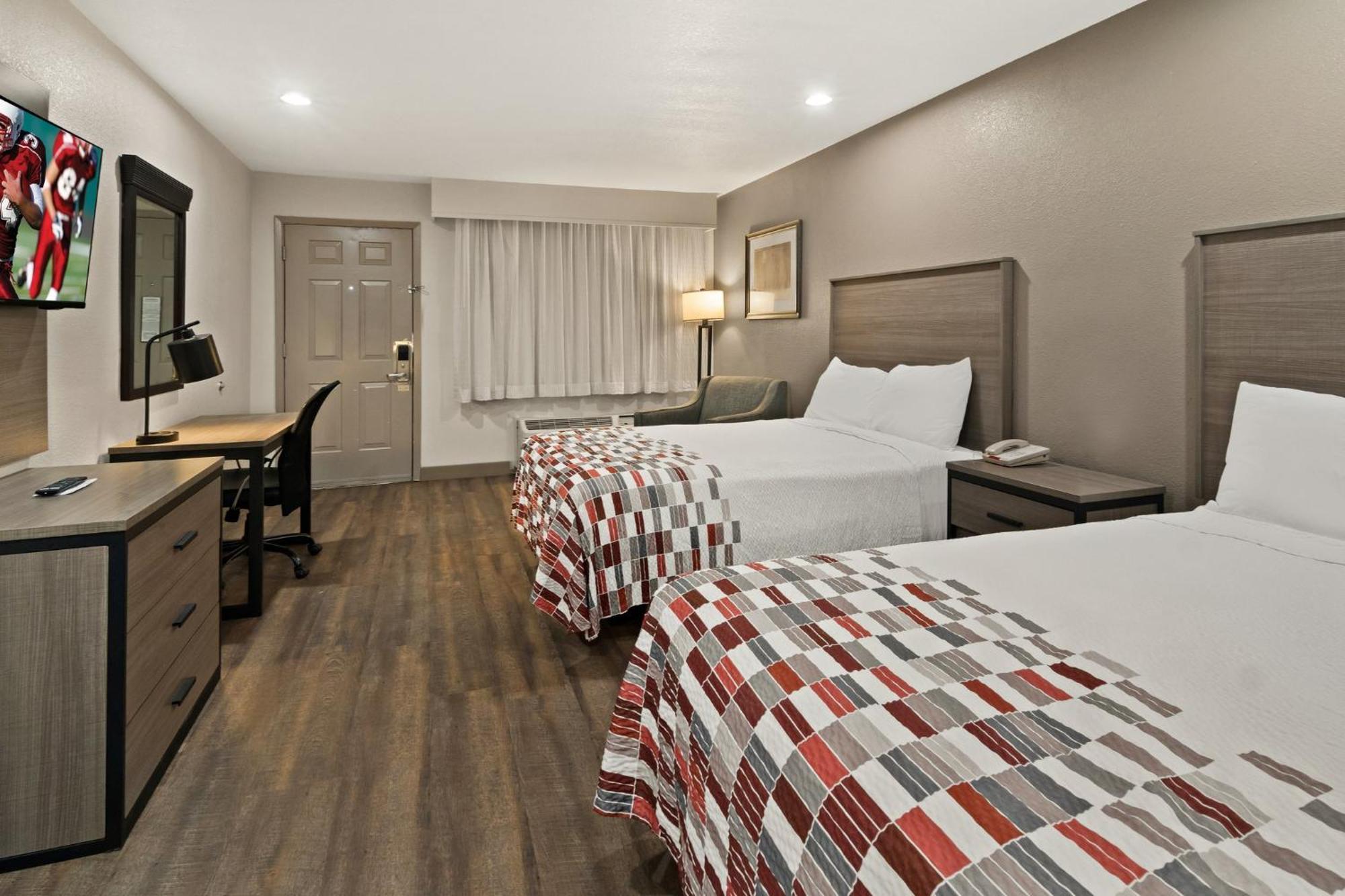 Red Roof Inn & Suites Irving - Dfw Airport South Eksteriør bilde