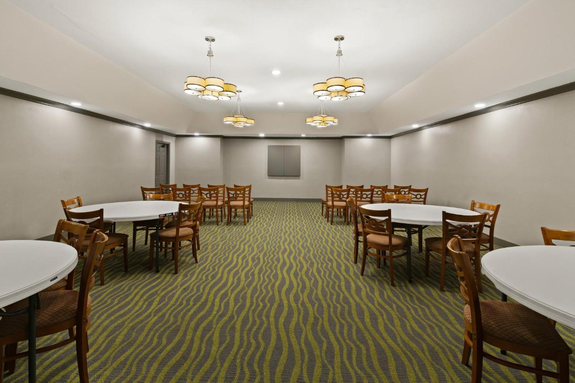 Red Roof Inn & Suites Irving - Dfw Airport South Eksteriør bilde
